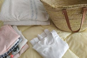 Pilha de roupa usada